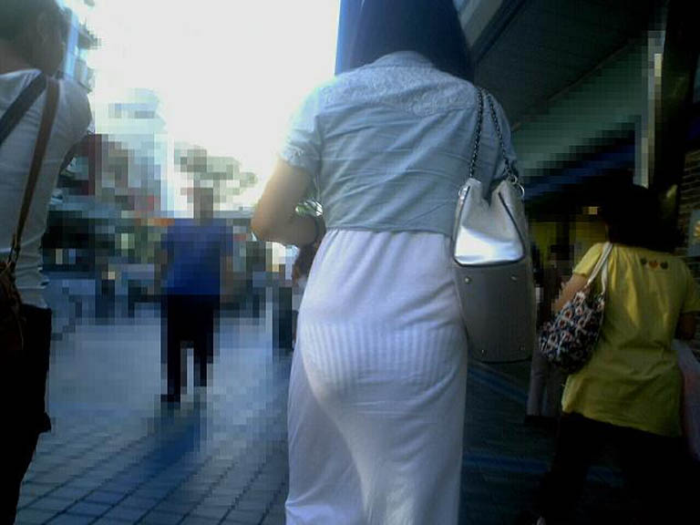 洋服,パンツ,透け,街中,盗撮,エロ画像