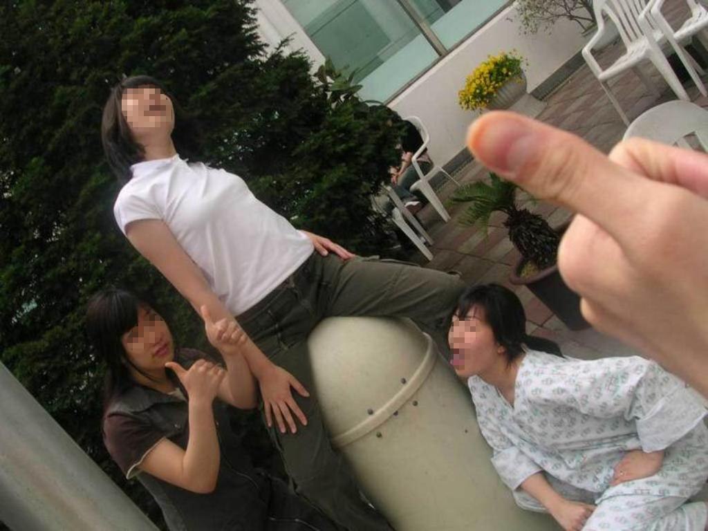 男がいないと女はこんなに下品になるらしい衝撃画像ｗｗｗ