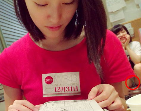 【朗報】NMB48メンバーの苺パンツが丸見えじゃない？