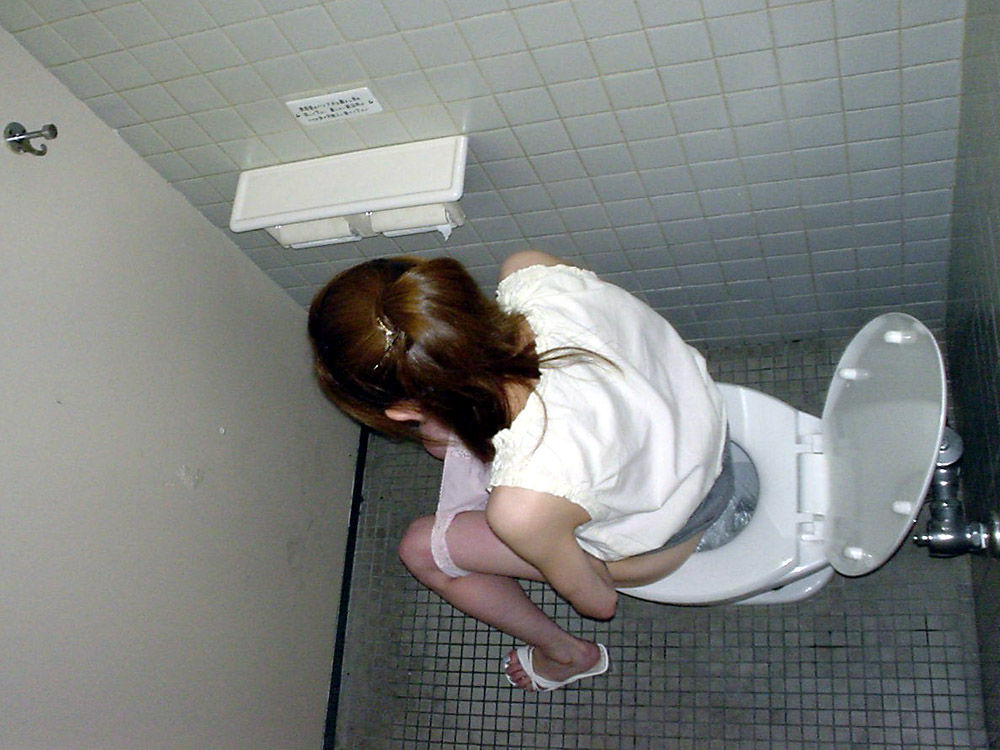 放尿,俯瞰盗撮,エロ画像,女子トイレ