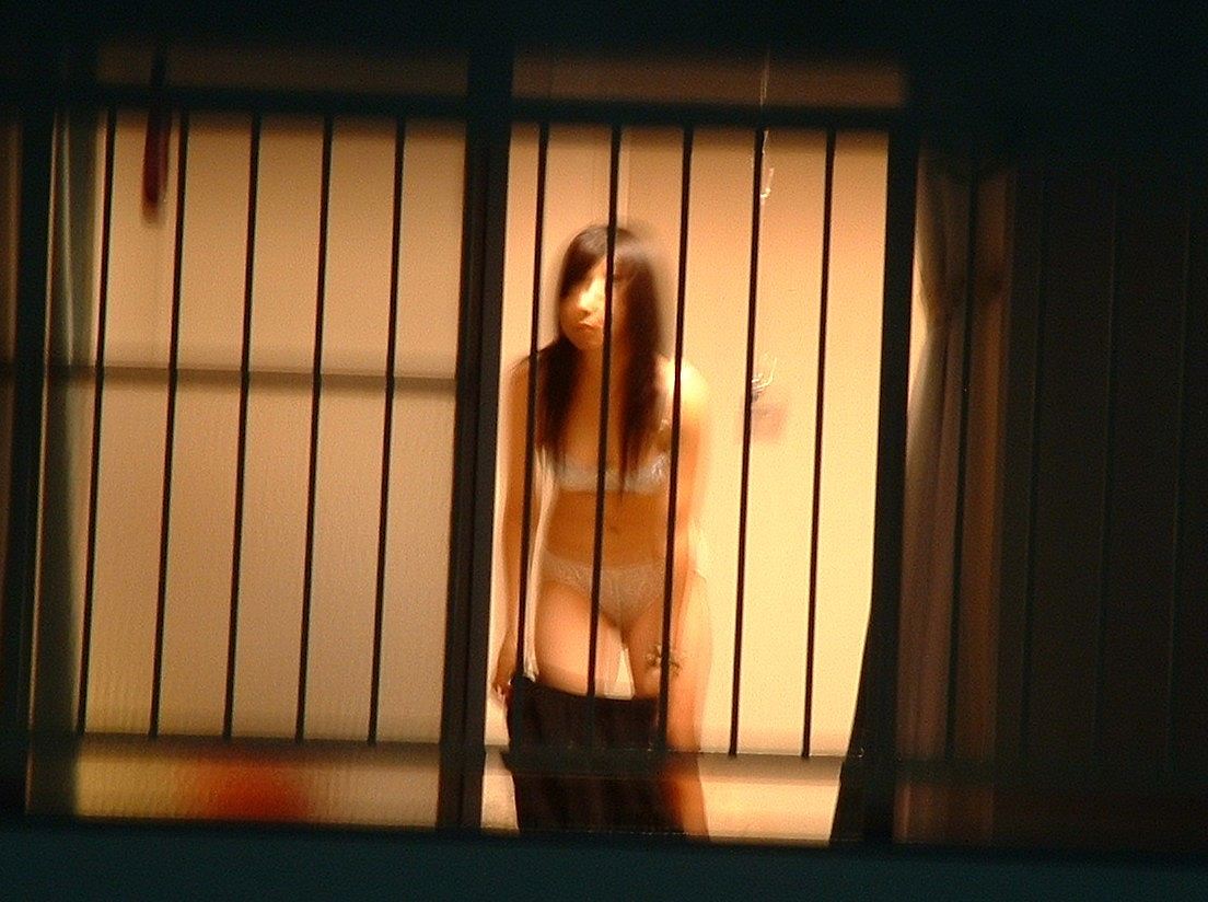 窓,危険,カーテン,エロ画像,盗撮,注意