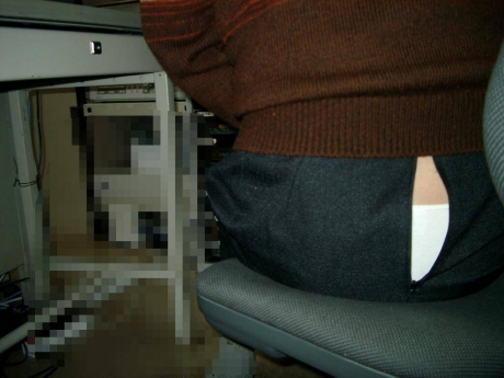 【パンツ見えすぎ】ファスナーの閉め忘れにはくれぐれも御注意下さい