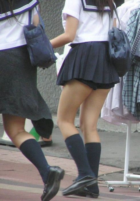 JK,おふざけ,女子高生,パンチラ,エロ画像【3】
