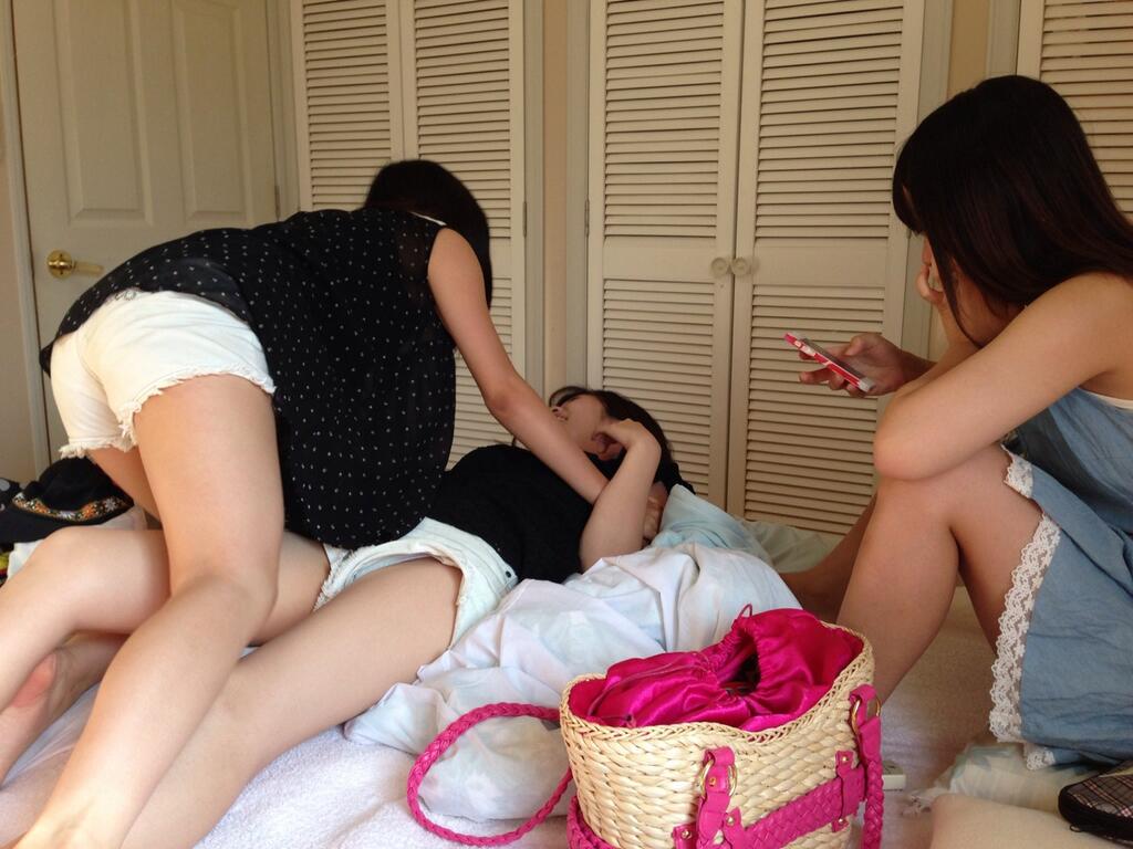 【破茶滅茶】女同士のバカ騒ぎエロすぎ