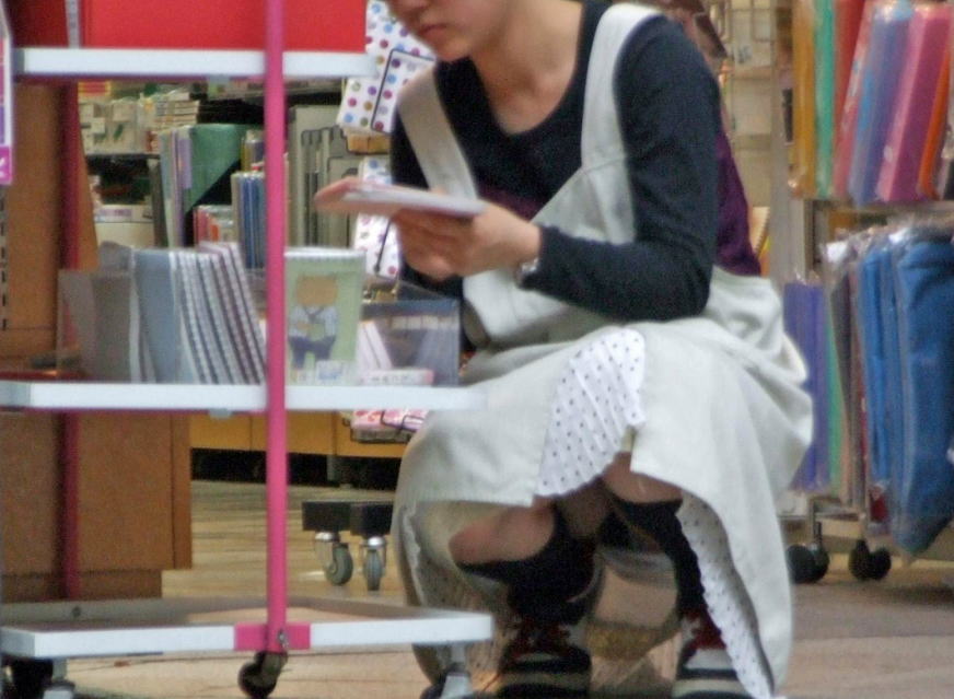 【盗撮画像】労働者のパンツとかマジ最高