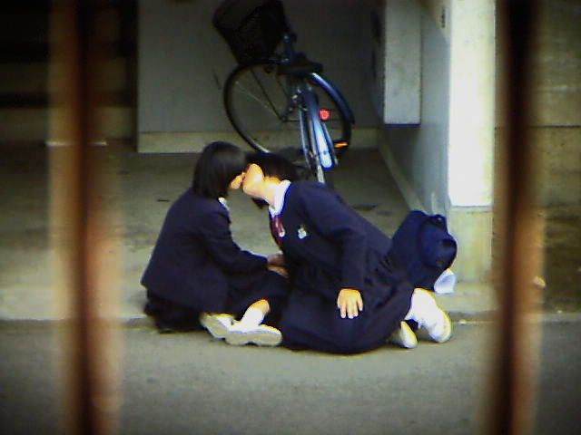 レズ,甘酸っぱい,キス,エロ画像