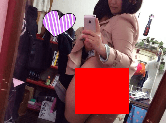 【情報流出】とある自画撮りパンツ一枚から”あること”が特定されてしまう