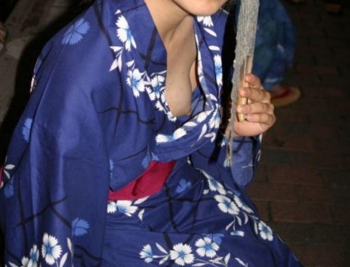 乳首,盗撮,ポロリ,胸チラ,エロ画像
