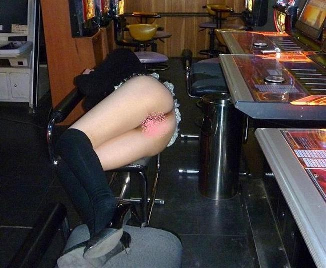 ゲーム,ゲーセン,露出狂,プレイ,エロ画像【12】