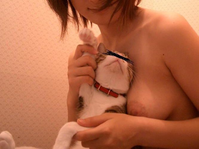 【パンチラもあり】動物が出てくると女のおっぱいも出るらしい