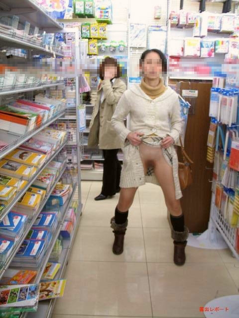 買い物,街,店内,露出,エロ画像,書店,コンビニ,スーパー【7】