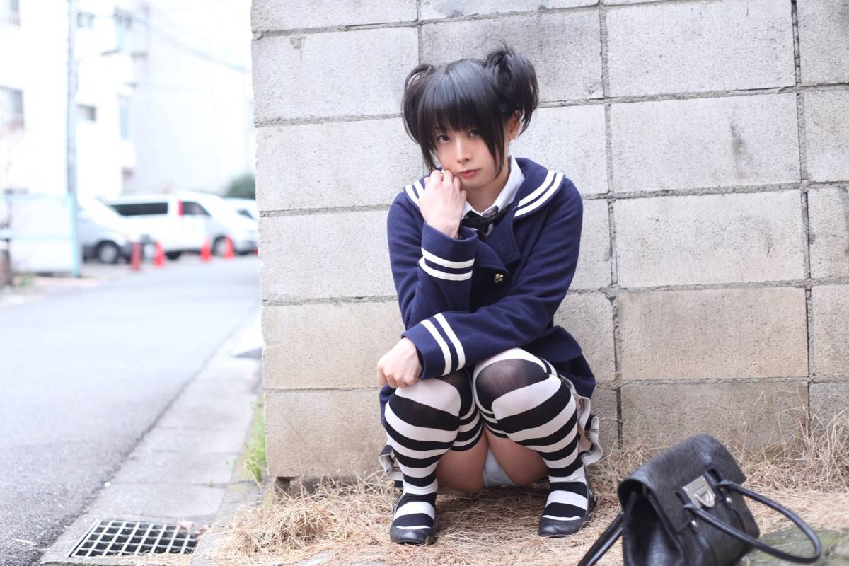 【顔アリ】めっちゃ綺麗なお姉さんの座りパンチラ画像がぐう抜ける件ｗｗｗ（画像30枚）