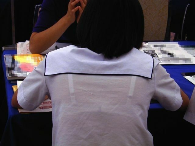 このJK達ブラジャー透けすぎててシャツ着てる意味あるの？ｗｗｗｗって画像 36枚
