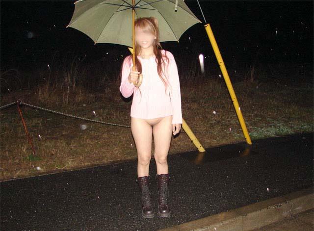 真冬の野外露出をする素人グループ達の神出鬼没の大胆っぷりが驚愕