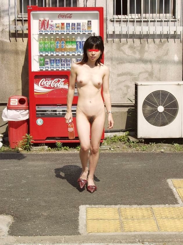 自販機,脱ぐ,野外露出,エロ画像【8】
