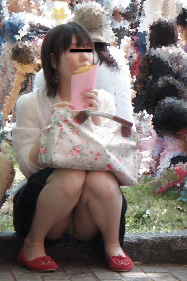 段差,パンツ,腰掛け,パンチラ,エロ画像【40】