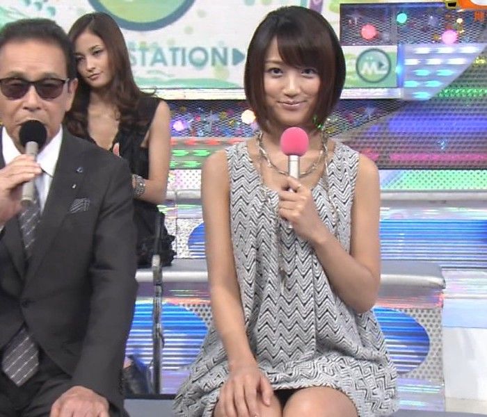 『【悲報】もう竹内由恵アナのVゾーン三角地帯が見れなくなる？今のうちに目に焼き付けよう (´;ω;`)ﾌﾞﾜｯ』