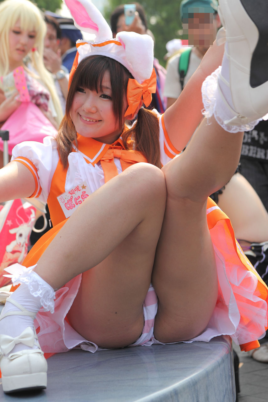 コミケで撮影されたみんなの一押しエロいコスプレイヤー写真で萌えてみる(*´Д`)ﾊｧﾊｧ