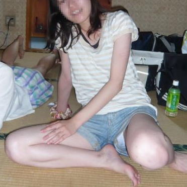 ショートパンツの隙間からチラリと覗いたパンツとかエロ過ぎ！