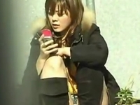 こんなかわいい娘がパンチラしまくってたら・・・っていう映像