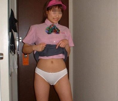 ねぇ、マクドの店員が制服でこんなことやあんなことしてるけど大丈夫？？？