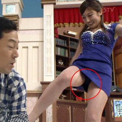 『テレビ番組のパンチラ…どころではないパンツがモロに見える放送事故！』