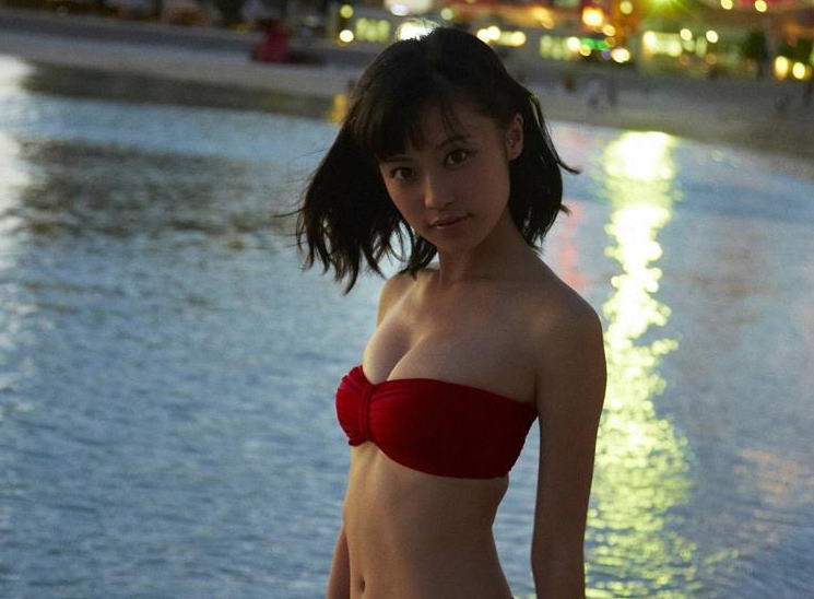 小島瑠璃子アイコラ全裸ヌードおっぱい乳首お宝水着画像