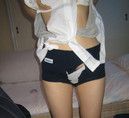 レイプ風に衣服ズタボロにした素人のホテル撮りがエロすぎるｗｗｗｗ