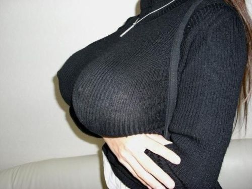 エロさ倍増！！巨乳が一番映える服装貼ってけｗｗｗｗｗｗｗｗｗｗ