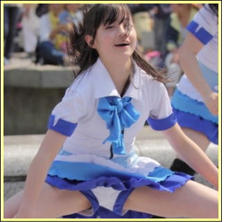 今話題の博多のローカルアイドル橋本環奈の蟹股パンチラ