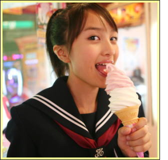えくぼのある女ってチンポの咥えすぎなんじゃネ？