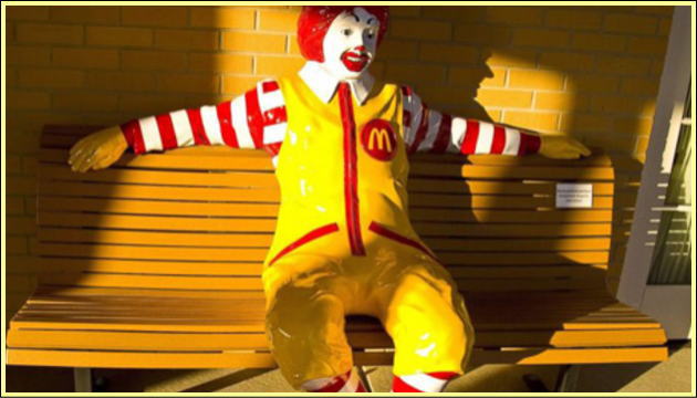 野外セ○クスに野外フ○ラ･･･出来る男ドナルドの画像