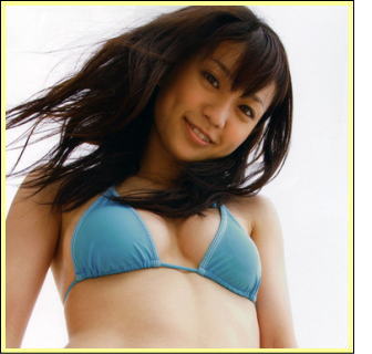 水着姿の美女にこんな顔で誘われたらもうたまらんｗ