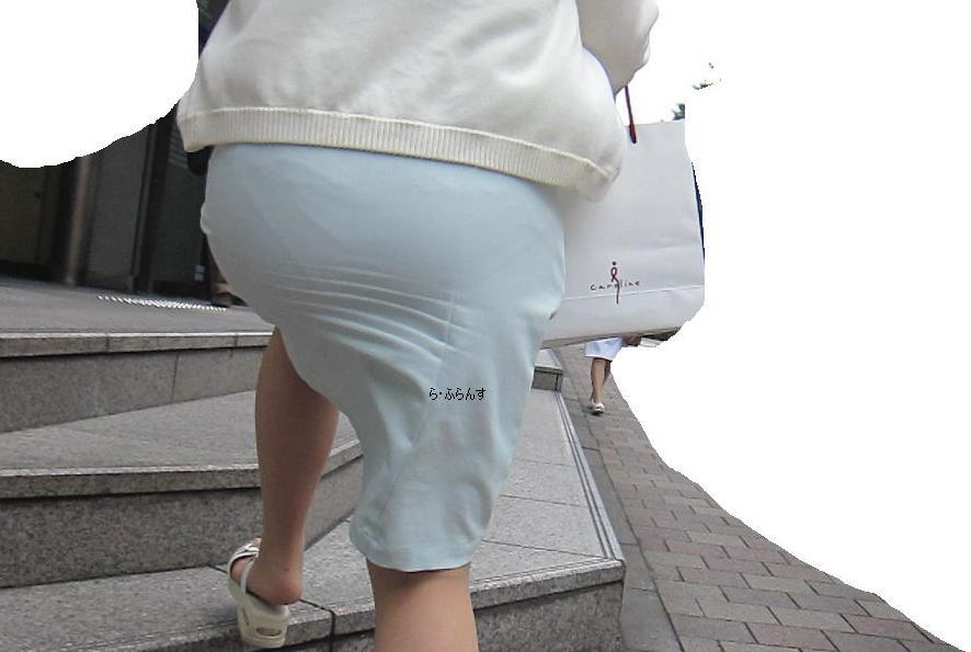 ナースがパンツを透けさせてやがるので激写したった～～～～～～～ｗｗｗｗｗｗｗ
