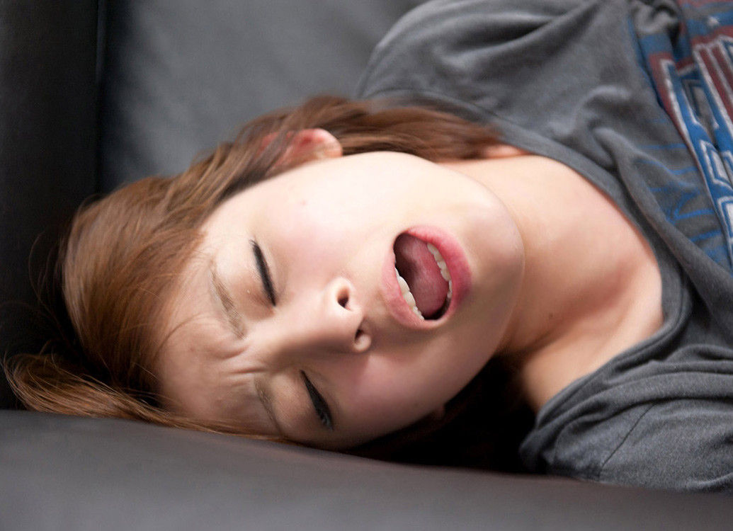 気持ち良いのを全く我慢していない女性の顔面ドスケベ画像【10】
