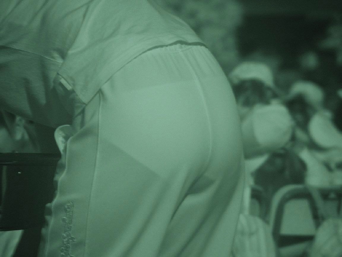 【画像あり】赤外線で女子の衣類がこれほど透けるとは・・・（街撮り素人編）