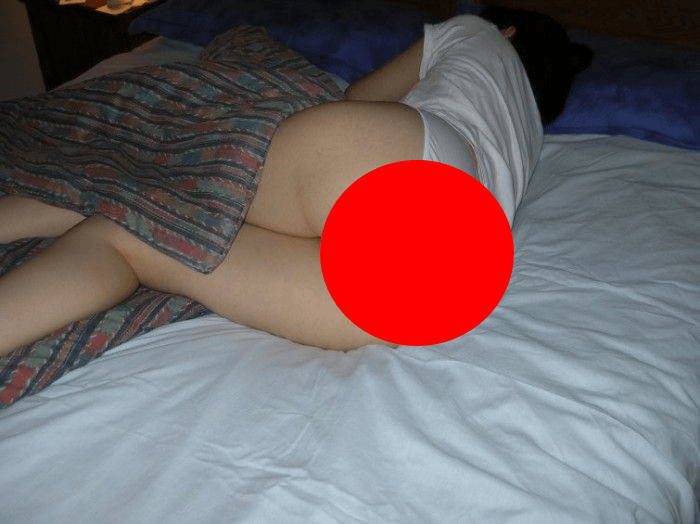 【画像あり】彼女がホテルで大量のウンコ漏らしたｗｗｗしかも寝ながらやシｗｗｗｗ