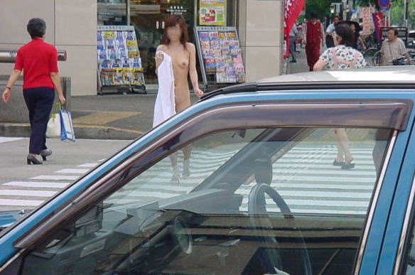 【画像】人前で脱ぐことに抵抗を無くした女性はこうなる・・・