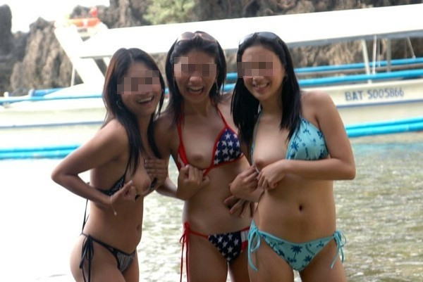 「ナイスおっぱい！」真夏のポロリン水着ギャル
