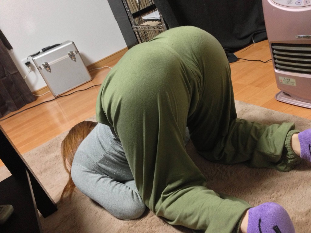 お家でハジける素人女子が予測不能過ぎて愛しくなる画像