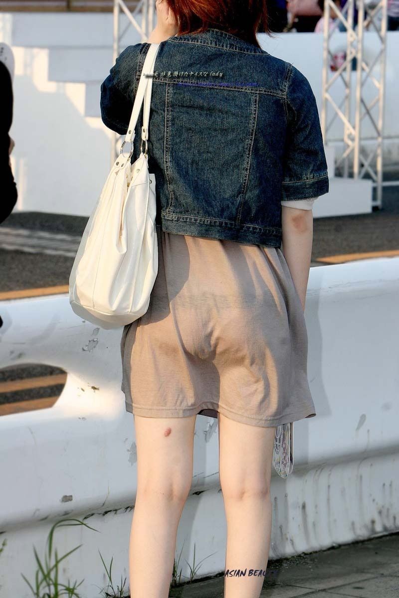 「赤外線盗撮よりも生パン・ブラ透けが良い!」と思う街撮り画像【9】