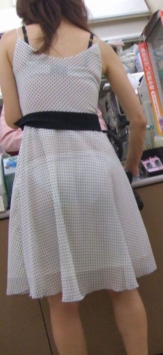 「赤外線盗撮よりも生パン・ブラ透けが良い!」と思う街撮り画像【21】