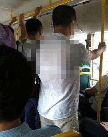 「油断して性癖が…」男の透けブラ画像【素敵な一枚】