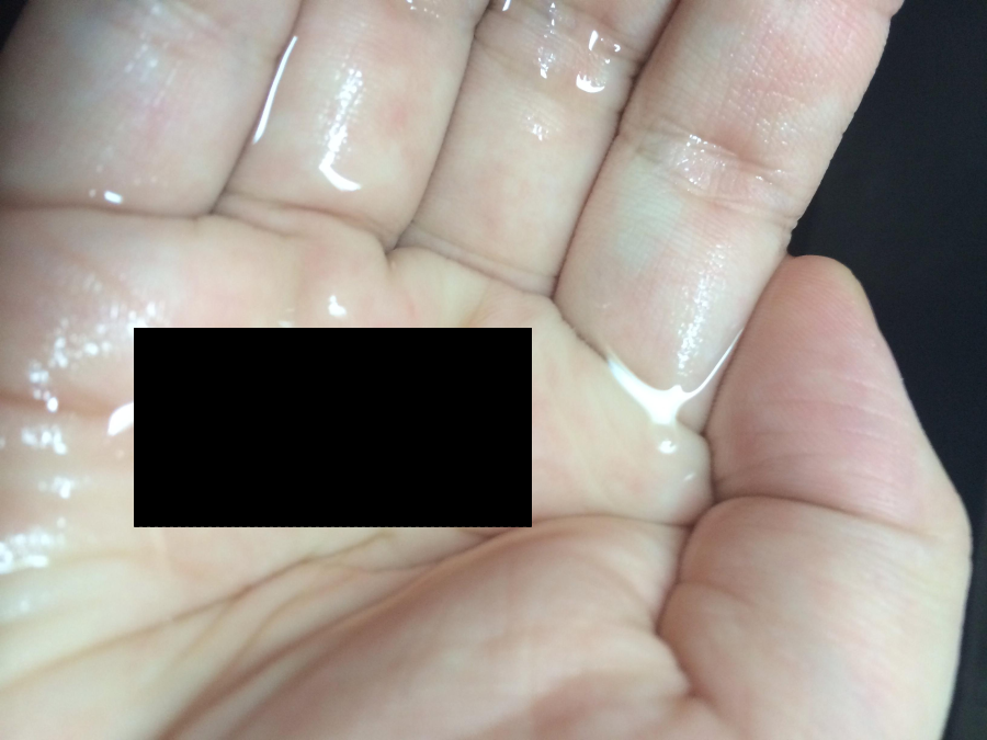 【グロ注意】生理中に子宮から出たモノを写メってうpした女！！！！！